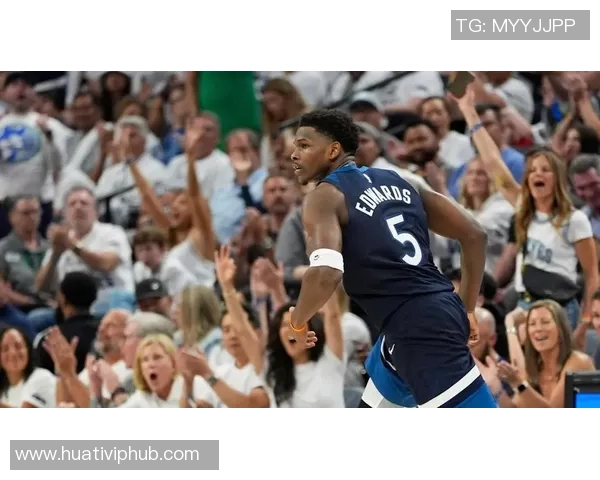 兰德尔带领球队奋勇争先19投12中砍下30分7篮板4助攻1抢断